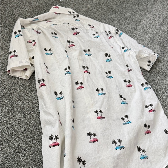 Shirt size medium - Picture 4 of 4